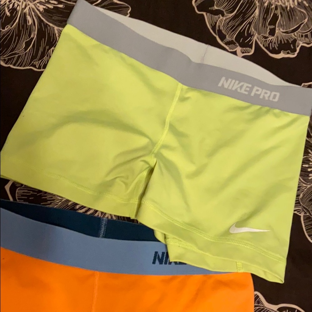 Shorts - Picture 6 of 7